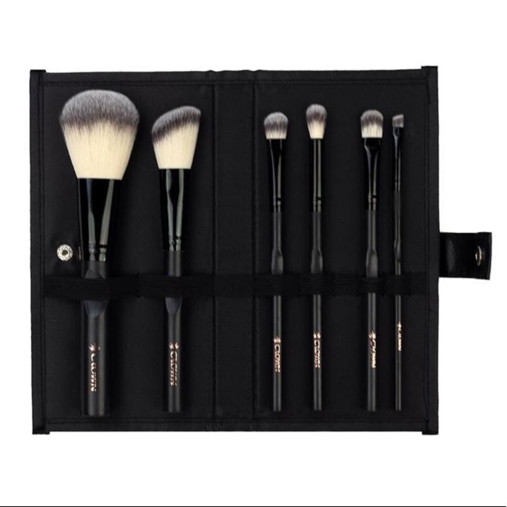 🆕 6 piece CROWN blush set NEW IN PACKAGING